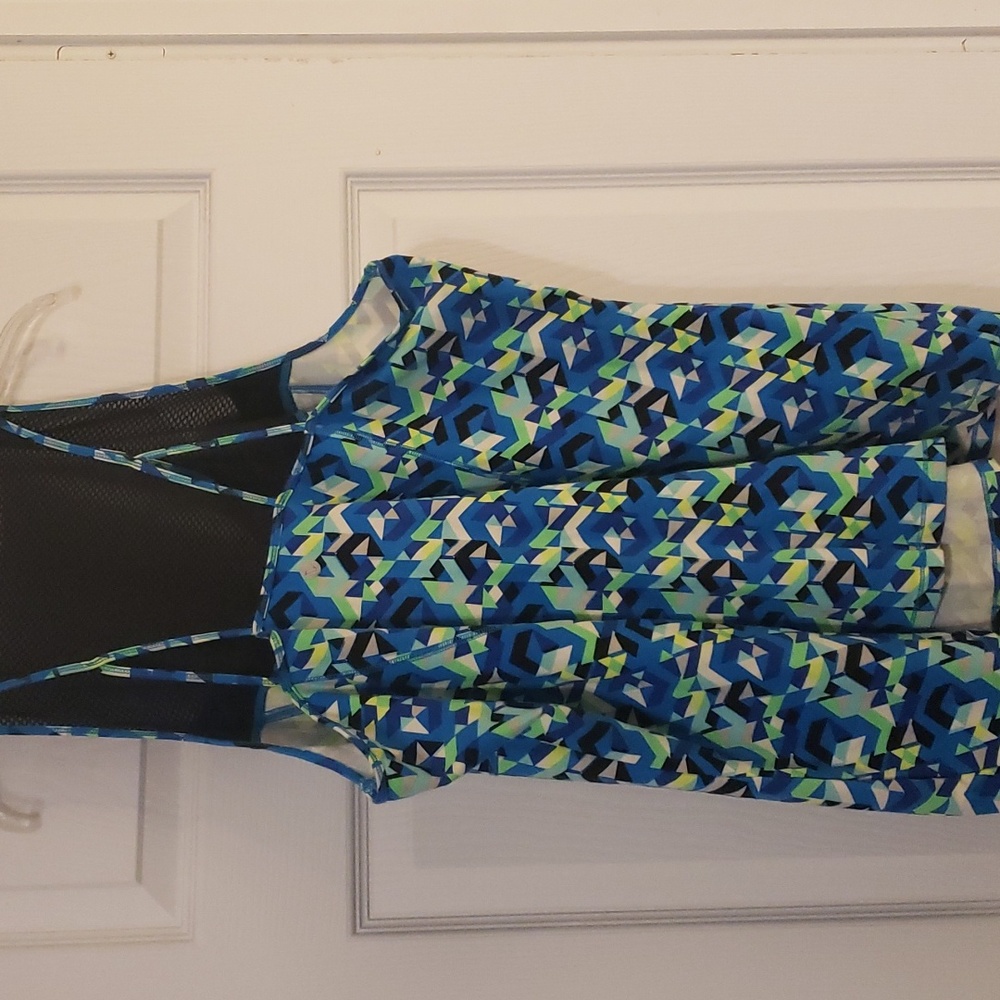 Workout top - Picture 3 of 4